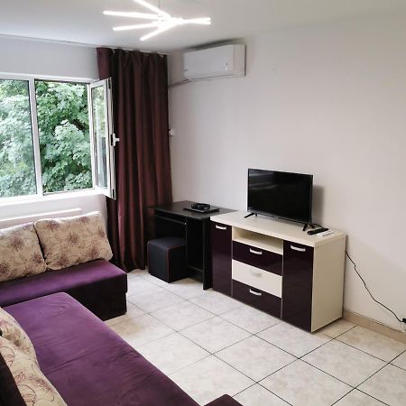 Confortable Cozy Apt Bukarest Eksteriør billede