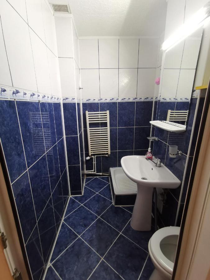 Confortable Cozy Apt Bukarest Eksteriør billede